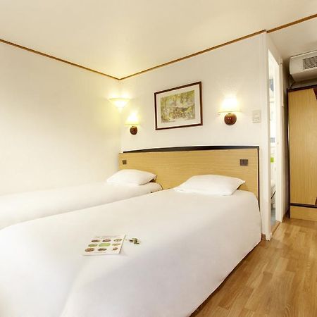 Campanile Annecy ~ Metz-Tessy Hotel Room photo