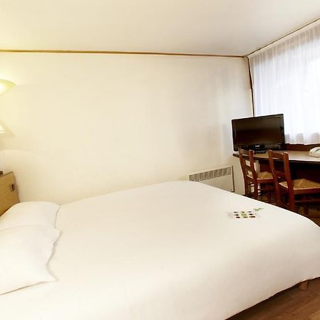 Campanile Annecy ~ Metz-Tessy Hotel Room photo