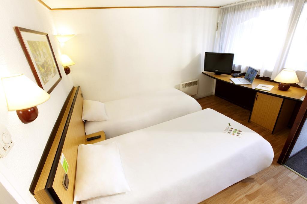 Campanile Annecy ~ Metz-Tessy Hotel Room photo