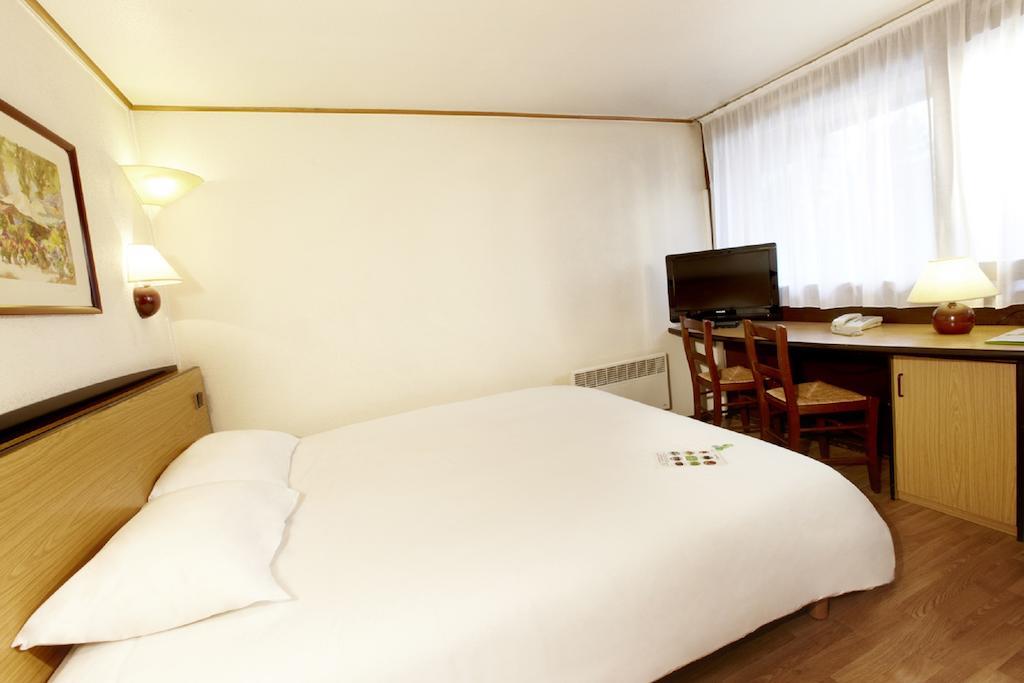 Campanile Annecy ~ Metz-Tessy Hotel Room photo